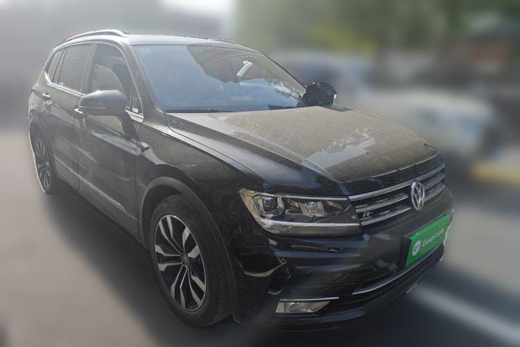 Used Volkswagen Tiguan L 2021 330TSI Automatic Two-Wheel Drive R-Line Enhanced Edition Front Right 45 Deg