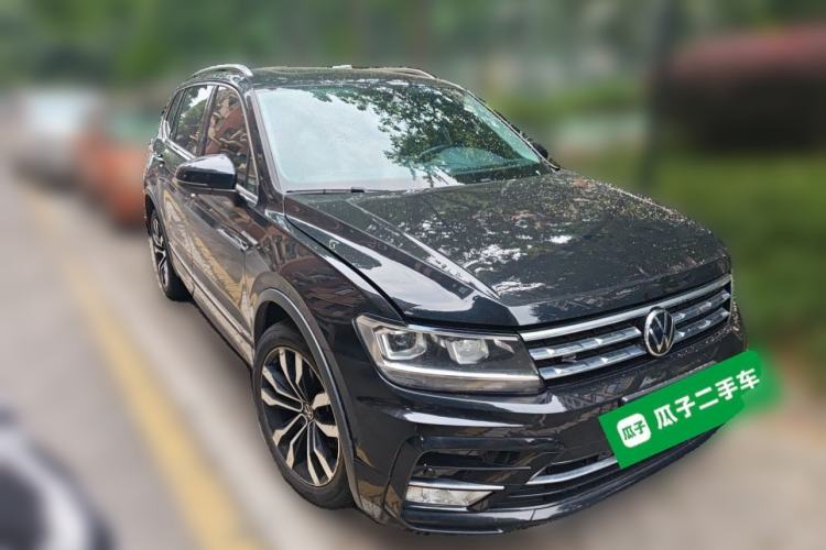 Used Volkswagen Tiguan L 2021 330TSI Automatic Two-Wheel Drive R-Line Enhanced Edition Front Right 45 Deg