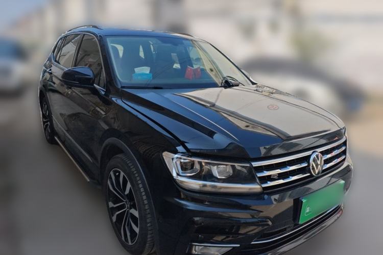 Used Volkswagen Tiguan L 2021 330TSI Automatic Two-Wheel Drive R-Line Enhanced Edition Front Right 45 Deg