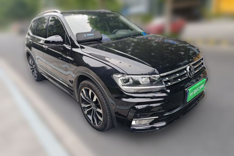 Used Volkswagen Tiguan L 2021 330TSI Automatic Two-Wheel Drive R-Line Enhanced Edition Front Right 45 Deg