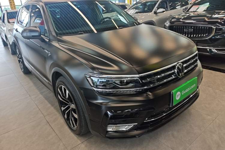 Used Volkswagen Tiguan L 2021 380TSI Automatic All-Wheel Drive R-Line Comfort Plus 7-Seater Front Right 45 Deg