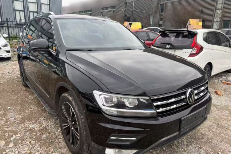 Used Volkswagen Tiguan L 2021 330TSI Automatic Two-Wheel Drive Smart Edition Front Right 45 Deg