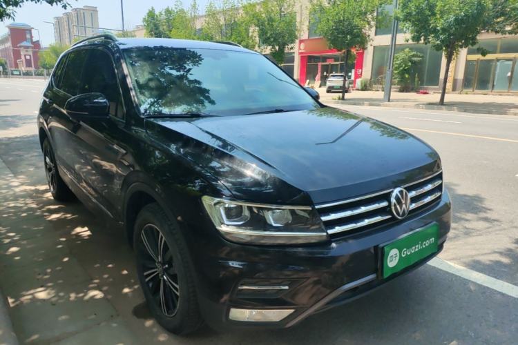 Used Volkswagen Tiguan L 2021 330TSI Automatic Two-Wheel Drive Smart Edition Front Right 45 Deg