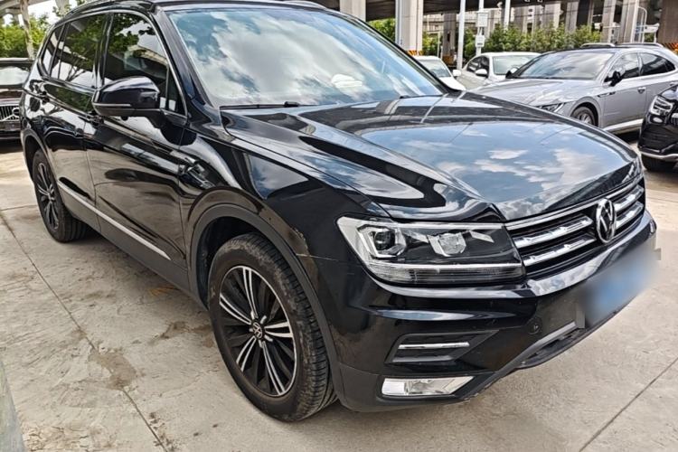 Used Volkswagen Tiguan L 2021 280TSI Automatic Two-Wheel Drive Smart Edition Front Right 45 Deg