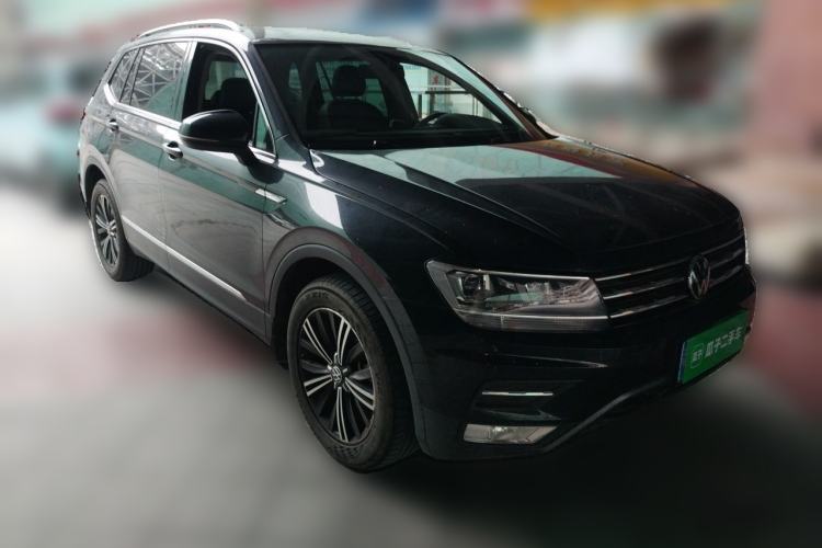 Used Volkswagen Tiguan L 2021 330TSI Automatic Two-Wheel Drive Smart Edition Front Right 45 Deg