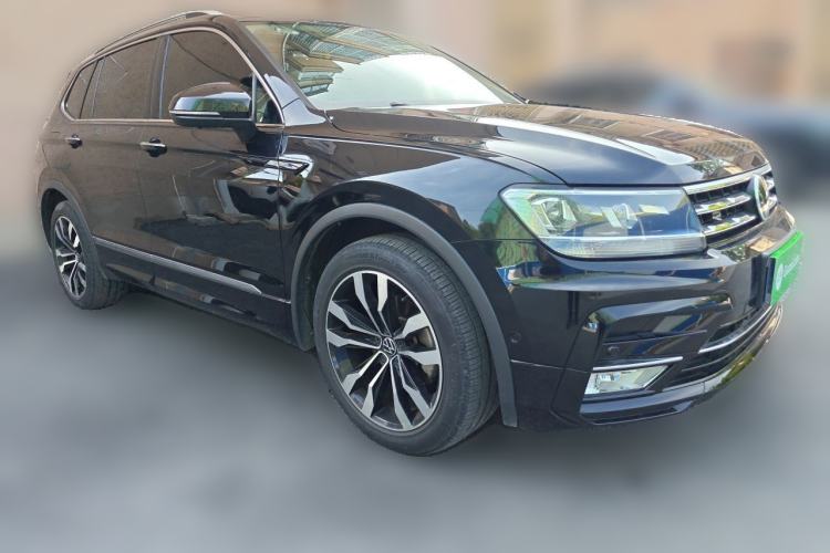 Used Volkswagen Tiguan L 2021 330TSI Automatic Two-Wheel Drive R-Line Enhanced Edition Front Right 45 Deg
