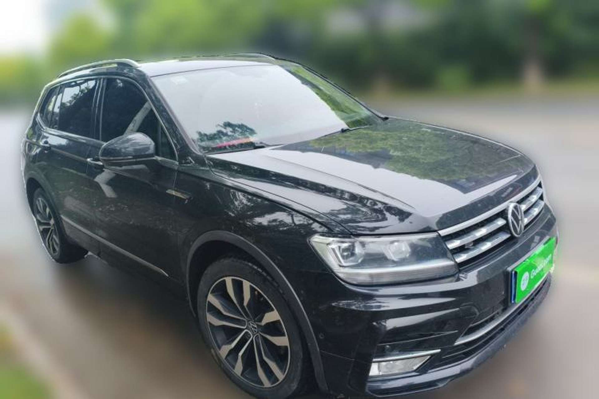 Used Volkswagen Tiguan L 2021 330TSI Automatic Two-Wheel Drive R-Line Enhanced Edition Front Right 45 Deg