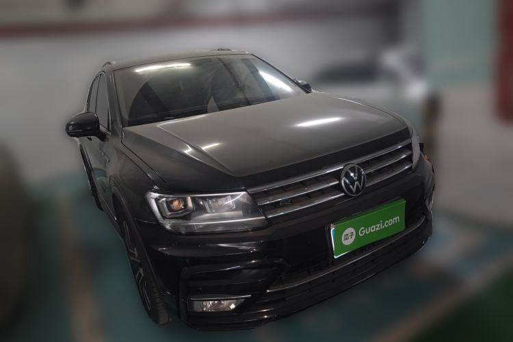 Used Volkswagen Tiguan L 2021 330TSI Automatic Two-Wheel Drive R-Line Enhanced Edition Front Right 45 Deg