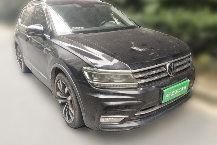 Used Volkswagen Tiguan L 2021 380TSI Automatic All-Wheel Drive R-Line Comfort Plus 7-Seater Front Right 45 Deg