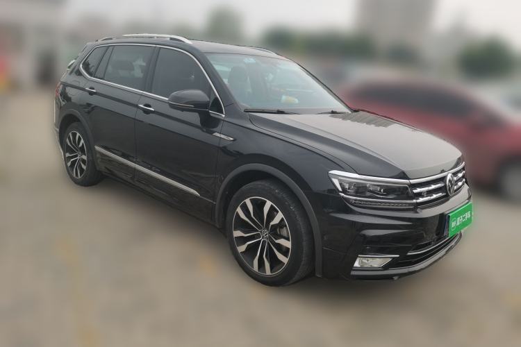 Used Volkswagen Tiguan L 2021 330TSI Automatic Two-Wheel Drive R-Line Flagship Edition Front Right 45 Deg