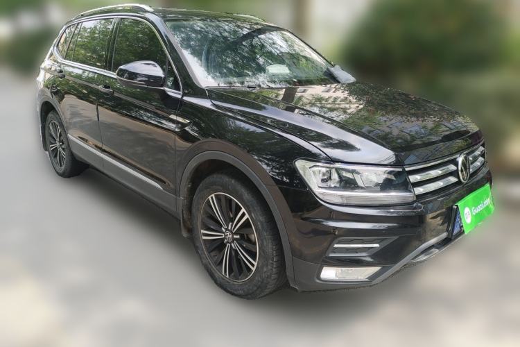 Used Volkswagen Tiguan L 2021 330TSI Automatic Two-Wheel Drive Smart Edition Front Right 45 Deg