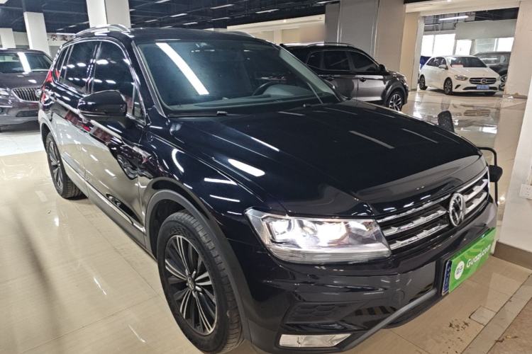 Used Volkswagen Tiguan L 2021 330TSI Automatic Two-Wheel Drive Comfort Edition Front Right 45 Deg