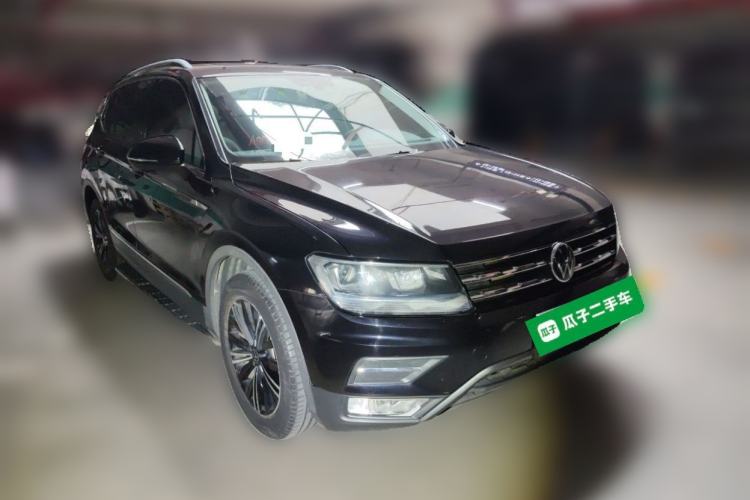Used Volkswagen Tiguan L 2021 330TSI Automatic Two-Wheel Drive Smart Edition Front Right 45 Deg