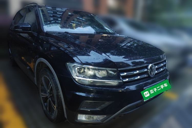 Used Volkswagen Tiguan L 2021 280TSI Automatic Two-Wheel Drive Comfort Edition – Low-Trim Version Front Right 45 Deg