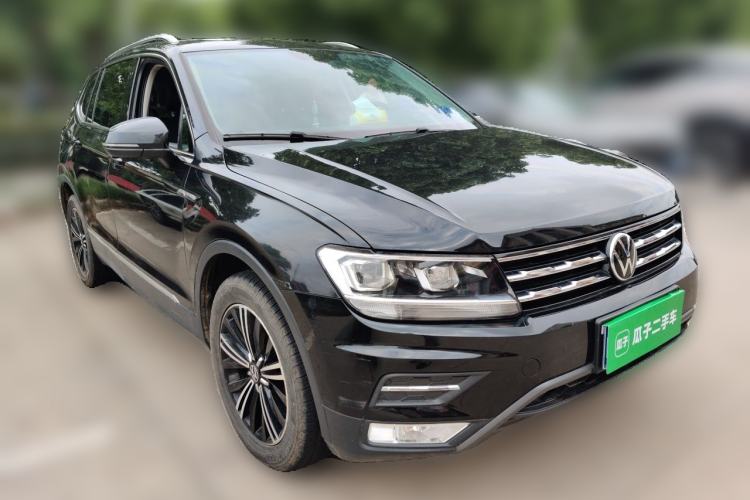 Used Volkswagen Tiguan L 2021 330TSI Automatic Two-Wheel Drive Smart Edition Front Right 45 Deg