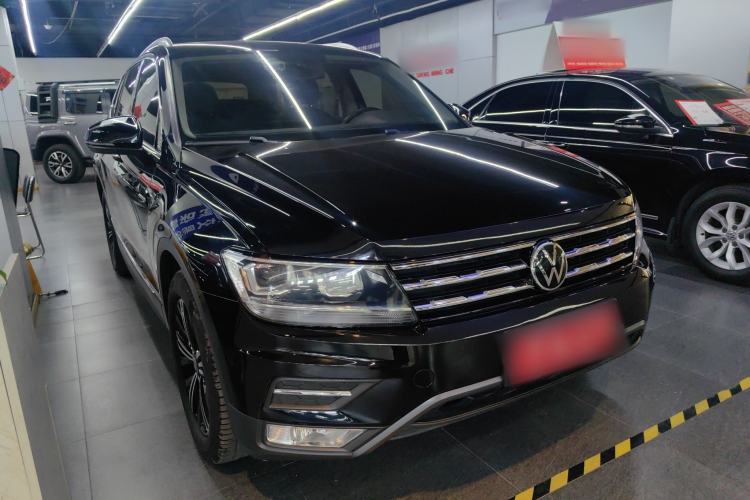 Used Volkswagen Tiguan L 2021 330TSI Automatic Two-Wheel Drive Smart Edition Front Right 45 Deg