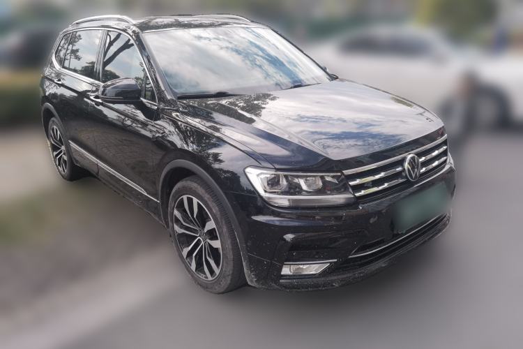Used Volkswagen Tiguan L 2021 330TSI Automatic Two-Wheel Drive R-Line Enhanced Edition Front Right 45 Deg
