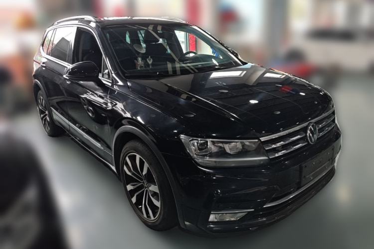 Used Volkswagen Tiguan L 2021 330TSI Automatic Two-Wheel Drive R-Line Enhanced Edition Front Right 45 Deg