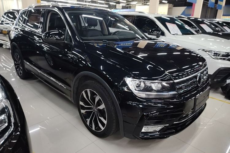 Used Volkswagen Tiguan L 2021 330TSI Automatic Two-Wheel Drive R-Line Enhanced Edition Front Right 45 Deg