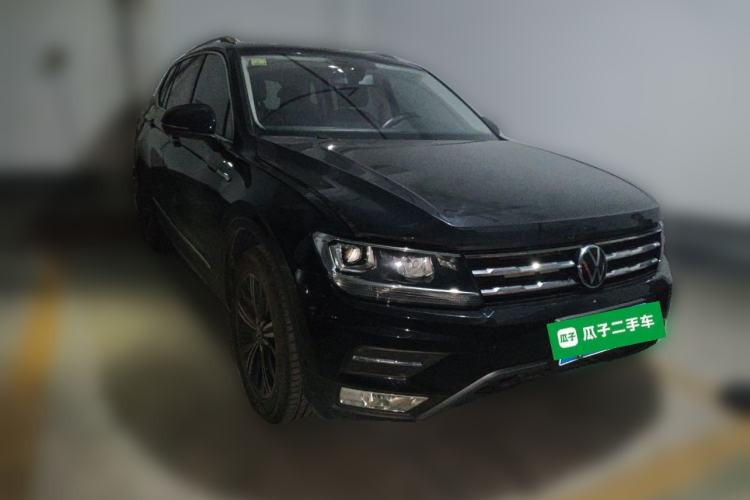 Used Volkswagen Tiguan L 2021 330TSI Automatic Two-Wheel Drive Smart Edition Front Right 45 Deg