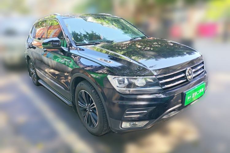 Used Volkswagen Tiguan L 2021 330TSI Automatic Two-Wheel Drive Smart Edition Front Right 45 Deg