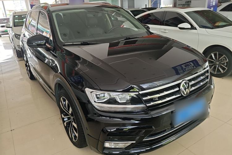 Used Volkswagen Tiguan L 2021 330TSI Automatic Two-Wheel Drive R-Line Enhanced Edition Front Right 45 Deg