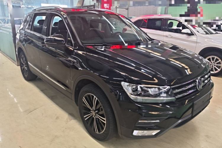 Used Volkswagen Tiguan L 2021 330TSI Automatic Two-Wheel Drive Smart Edition Front Right 45 Deg