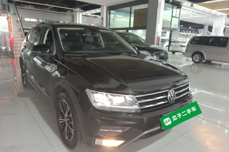 Used Volkswagen Tiguan L 2021 330TSI Automatic Two-Wheel Drive Smart Edition Front Right 45 Deg