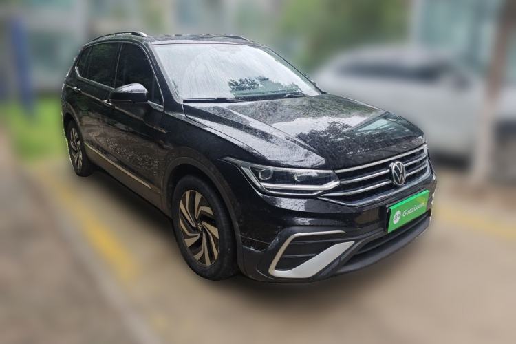 Used Volkswagen Tiguan L 2021 330TSI Automatic Two-Wheel Drive Smart Edition Front Right 45 Deg