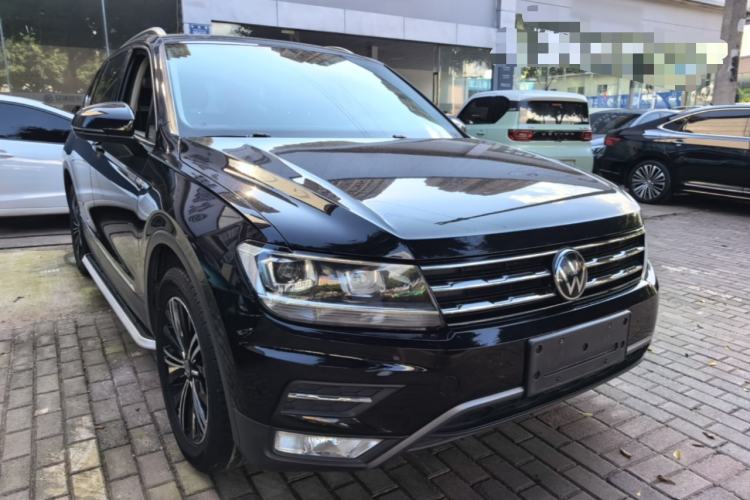 Used Volkswagen Tiguan L 2021 330TSI Automatic Two-Wheel Drive Smart Edition Front Right 45 Deg