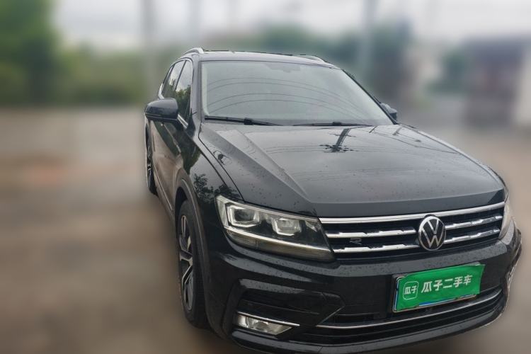 Used Volkswagen Tiguan L 2021 330TSI Automatic Two-Wheel Drive R-Line Enhanced Edition Front Right 45 Deg