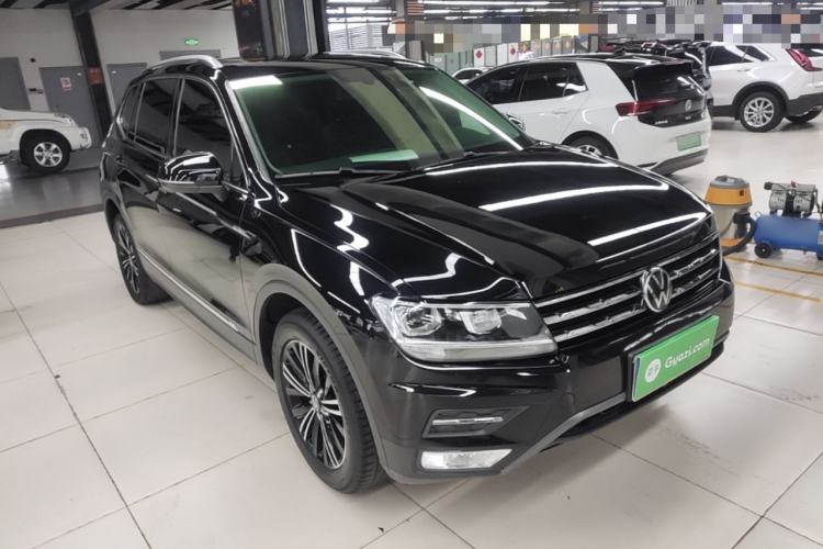 Used Volkswagen Tiguan L 2021 330TSI Automatic Two-Wheel Drive Smart Edition Front Right 45 Deg