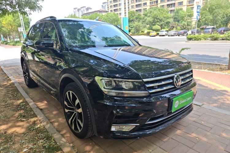 Used Volkswagen Tiguan L 2021 330TSI Automatic Two-Wheel Drive R-Line Enhanced Edition Front Right 45 Deg