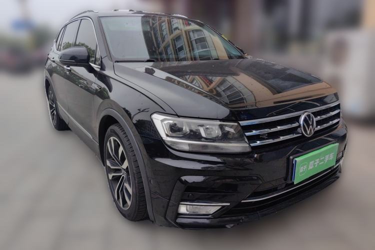 Used Volkswagen Tiguan L 2021 330TSI Automatic Two-Wheel Drive R-Line Enhanced Edition Front Right 45 Deg