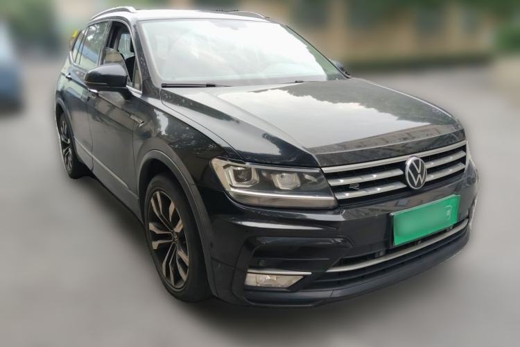 Used Volkswagen Tiguan L 2021 330TSI Automatic Two-Wheel Drive R-Line Enhanced Edition Front Right 45 Deg