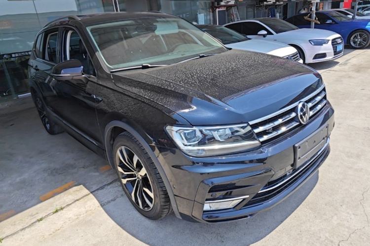 Used Volkswagen Tiguan L 2021 330TSI Automatic Two-Wheel Drive R-Line Enhanced Edition Front Right 45 Deg