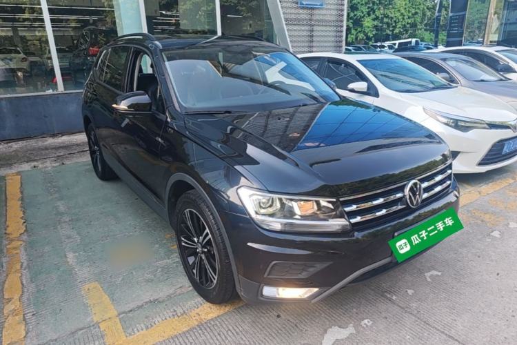 Used Volkswagen Tiguan L 2021 330TSI Automatic Two-Wheel Drive Comfort Edition Front Right 45 Deg