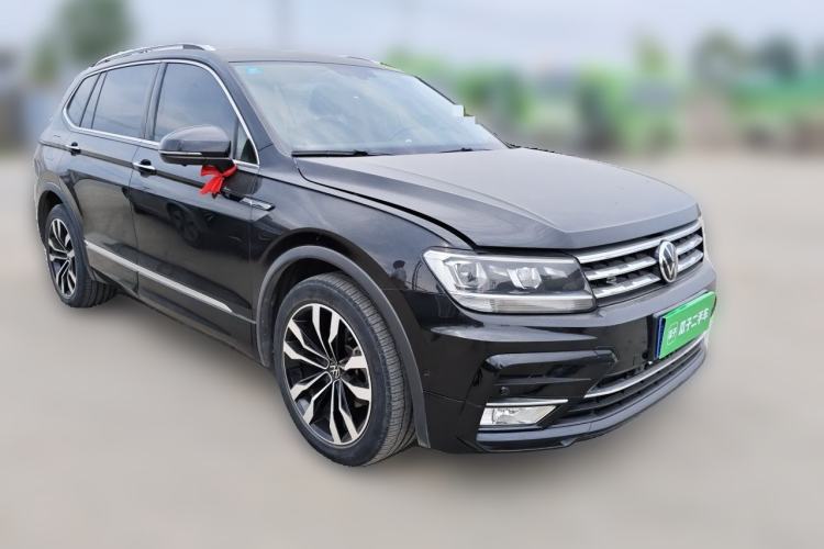 Used Volkswagen Tiguan L 2021 330TSI Automatic Two-Wheel Drive R-Line Enhanced Edition Front Right 45 Deg