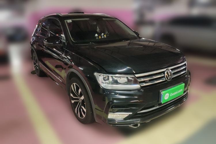Used Volkswagen Tiguan L 2021 330TSI Automatic Two-Wheel Drive R-Line Enhanced Edition Front Right 45 Deg