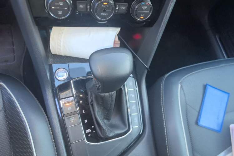 Used Volkswagen Tiguan L 2021 330TSI Automatic Two-Wheel Drive R-Line Flagship Edition Gear Lever
