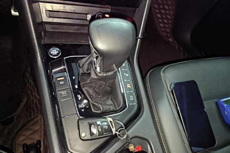 Used Volkswagen Tiguan L 2021 330TSI Automatic Two-Wheel Drive R-Line Enhanced Edition Gear Lever