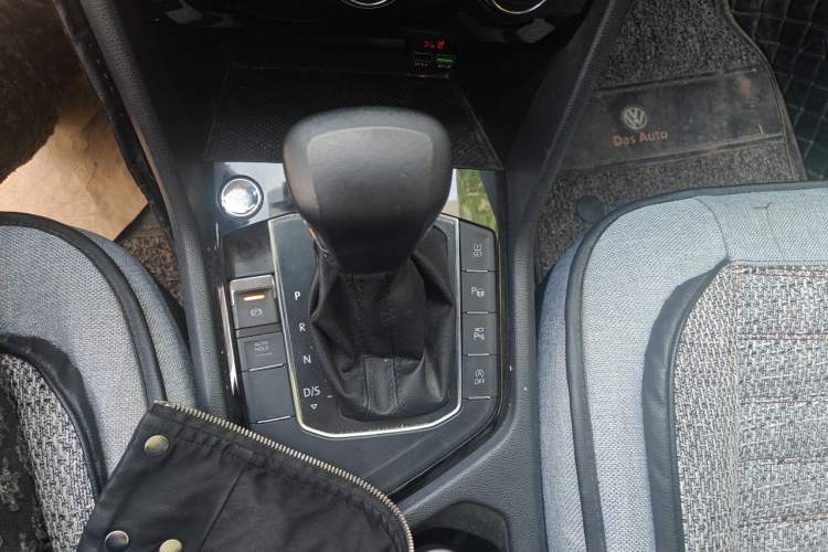 Used Volkswagen Tiguan L 2021 330TSI Automatic Two-Wheel Drive R-Line Enhanced Edition Gear Lever