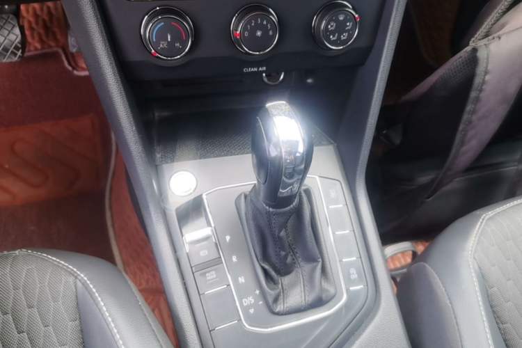 Used Volkswagen Tiguan L 2021 330TSI Automatic Two-Wheel Drive Comfort Edition Gear Lever