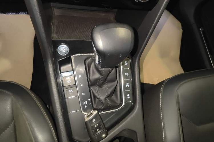 Used Volkswagen Tiguan L 2021 330TSI Automatic Two-Wheel Drive R-Line Enhanced Edition Gear Lever
