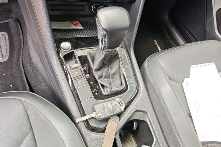 Used Volkswagen Tiguan L 2021 280TSI Automatic Two-Wheel Drive Smart Edition Gear Lever