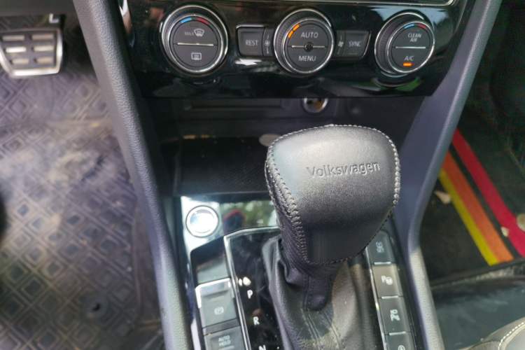Used Volkswagen Tiguan L 2021 330TSI Automatic Two-Wheel Drive R-Line Enhanced Edition Gear Lever