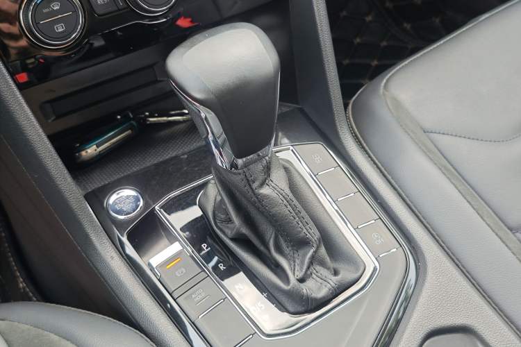 Used Volkswagen Tiguan L 2021 330TSI Automatic Two-Wheel Drive Smart Edition Gear Lever