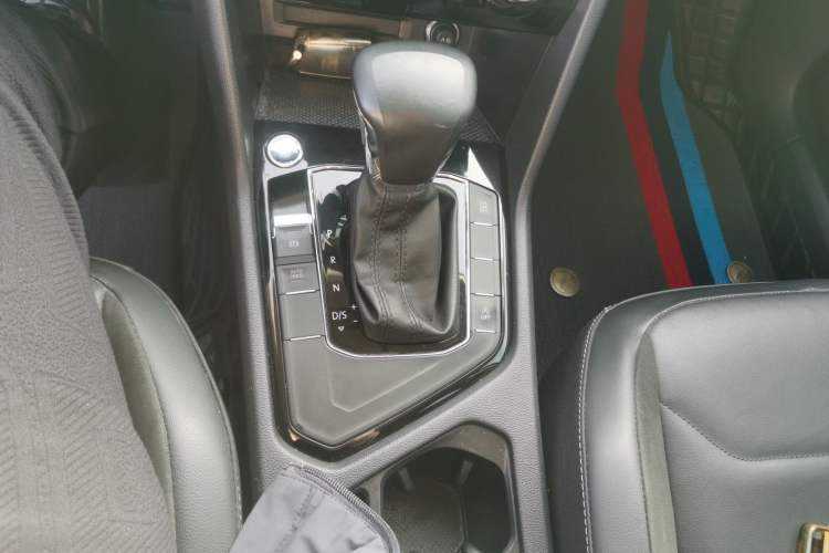 Used Volkswagen Tiguan L 2021 330TSI Automatic Two-Wheel Drive Smart Edition Gear Lever