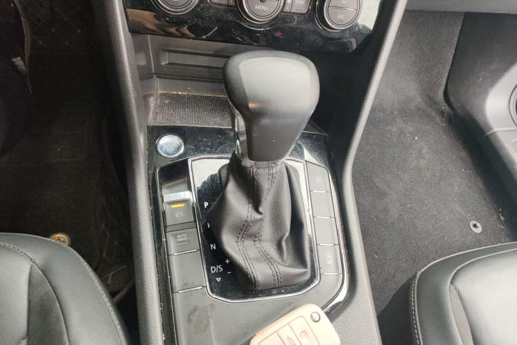 Used Volkswagen Tiguan L 2021 330TSI Automatic Two-Wheel Drive Smart Edition Gear Lever