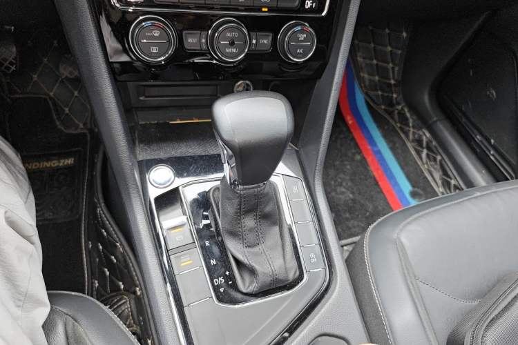 Used Volkswagen Tiguan L 2021 330TSI Automatic Two-Wheel Drive Smart Edition Gear Lever